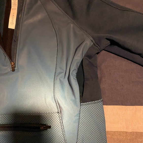 Lululemon reflective hoodie size 6 - Picture 5 of 12